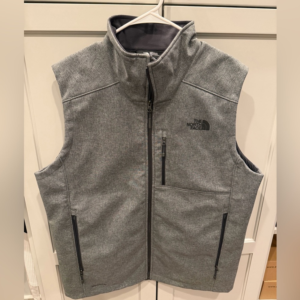 Men’s Northface Vest